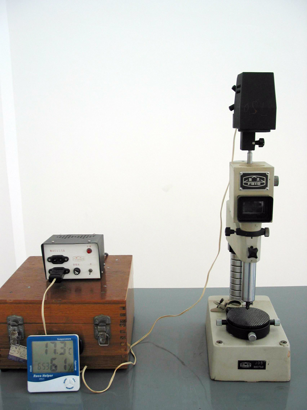 立(lì)式光學計-鷹牌軸(zhou)承